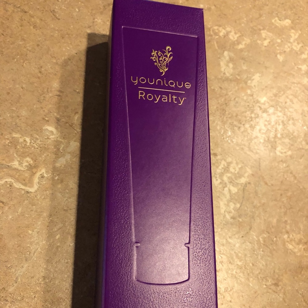 Younique Royalty pore purifying cleanser